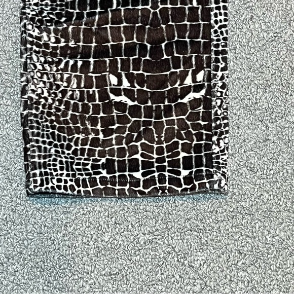 Vintage Guess Jeans Crocodile Pattern Womens Pants Size 28 Brown Velour Lined - Picture 9 of 15